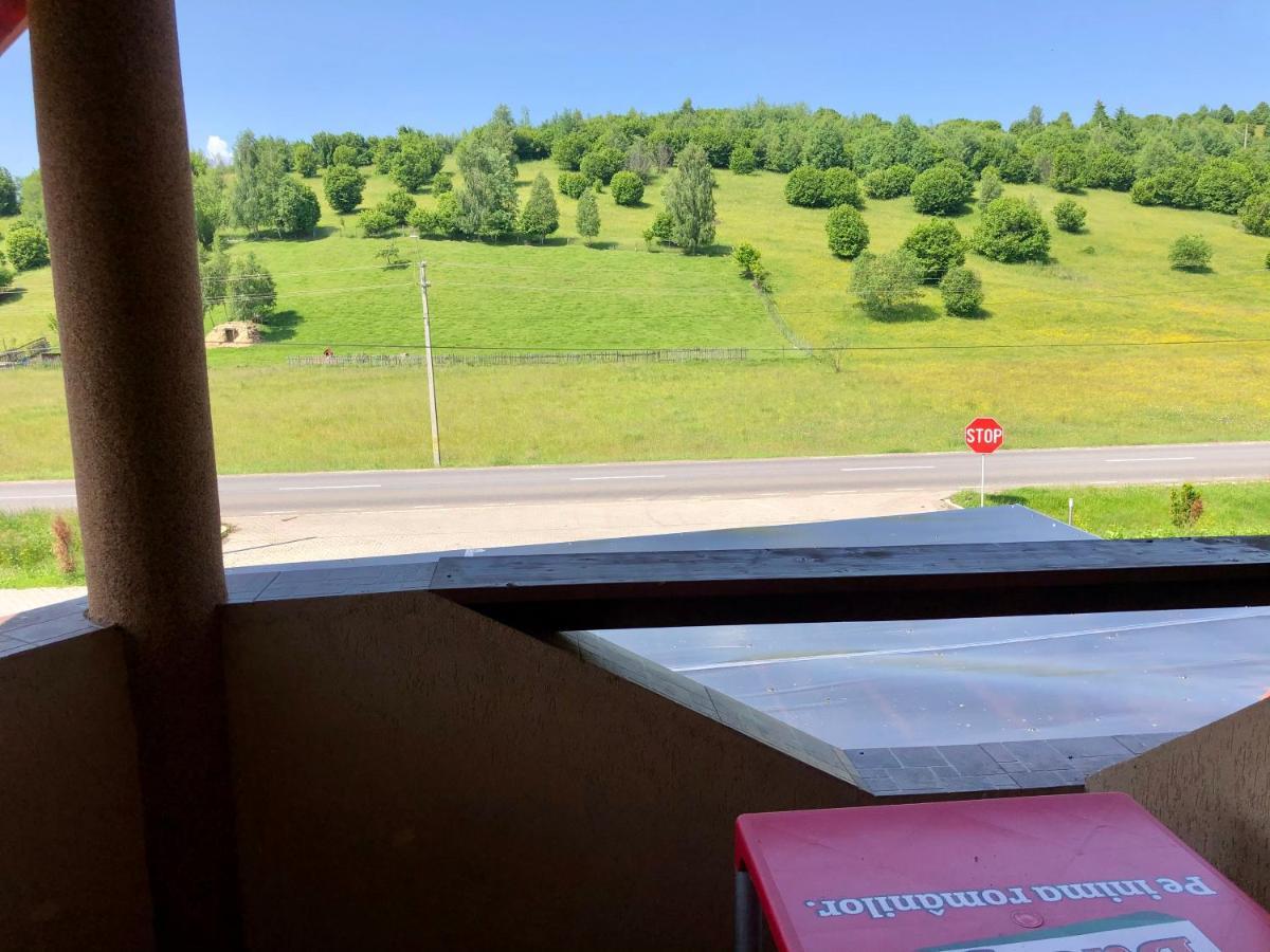 SîndominicAranykakas Etterem Es Panzio住宿加早餐旅馆 外观 照片